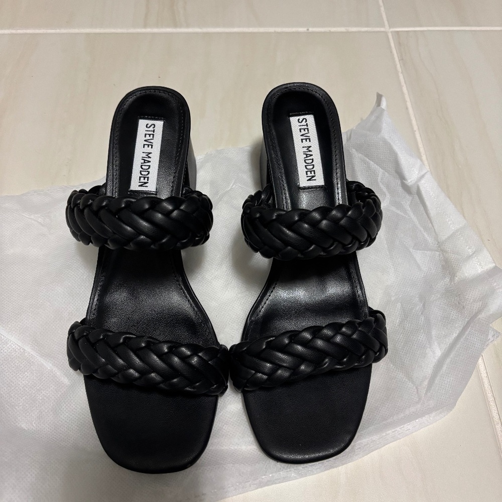 Women’s sandals